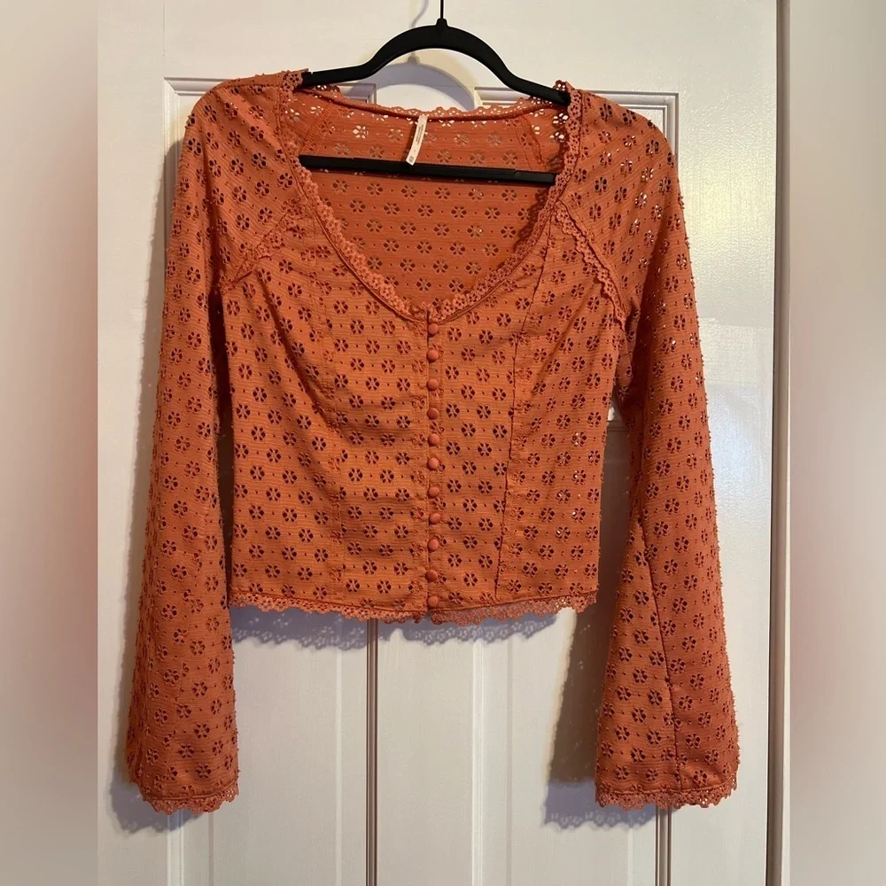 #157 FREE PEOPLE TERRACOTTA ROSE EYELET & LACE BUTTON UP TOP SIZE XS - Picture 1 of 4
